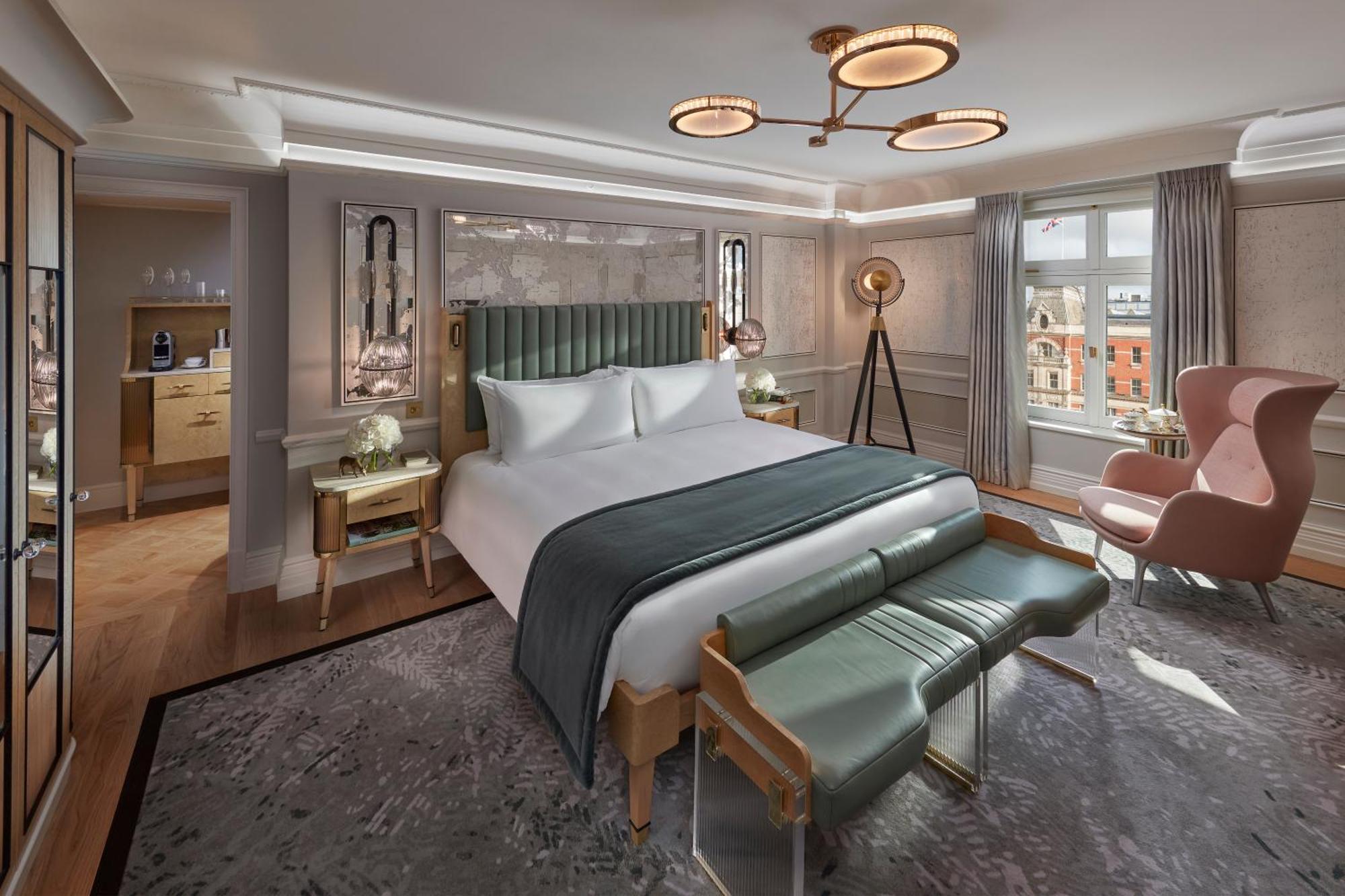 Deluxe Room,1705775302:JPEG